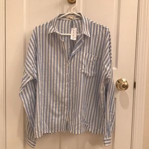 Never worn women’s linen button down